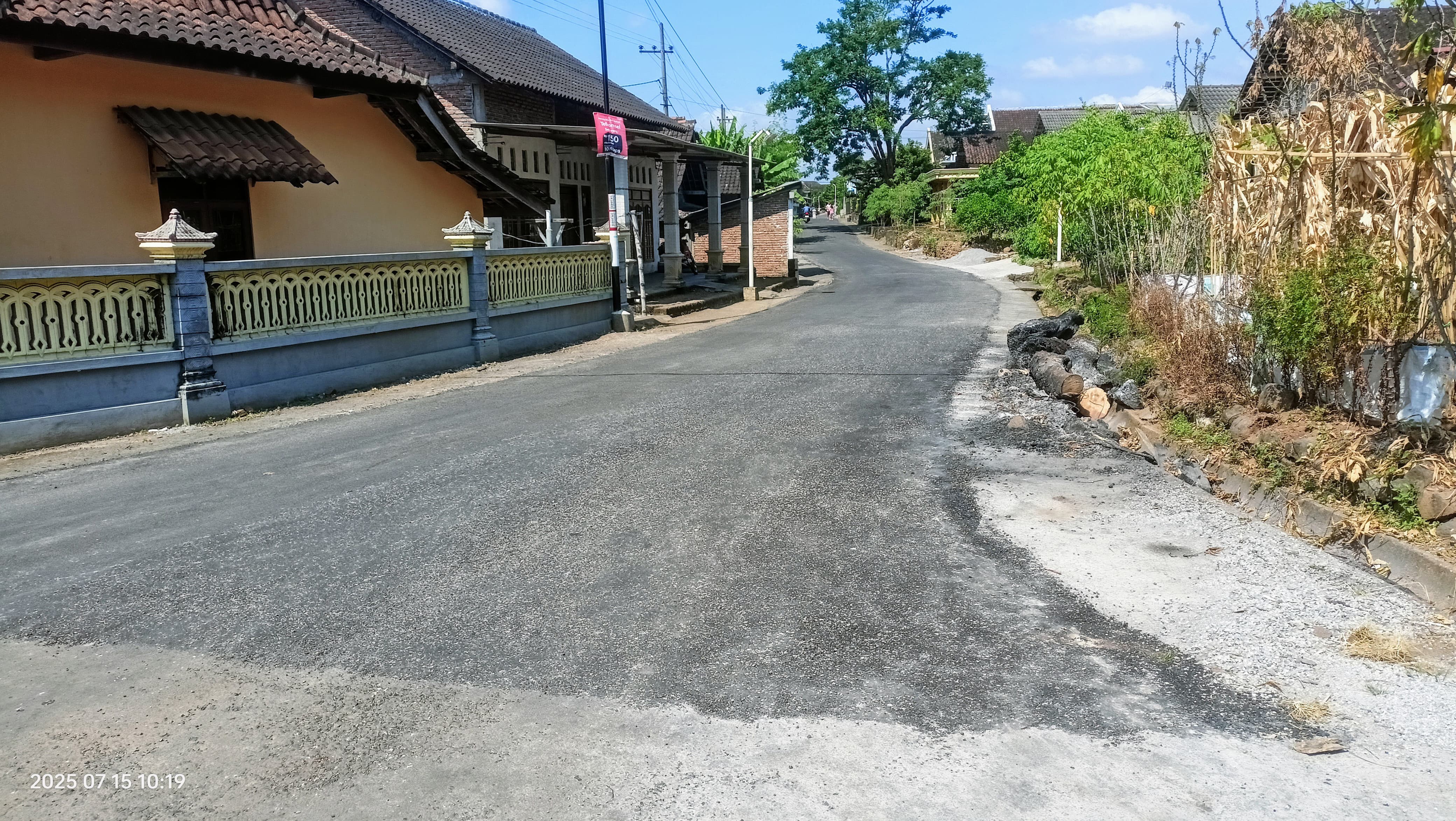 PENYEMIRAN JALAN DESA/LINGKUNGAN RT 03 RW 01 DUSUN WERU TAHUN 2025 DENGAN ANGGARAN Rp.25.162.000